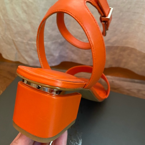 New in box! Vince Camuto block heel sandal. - Picture 9 of 12